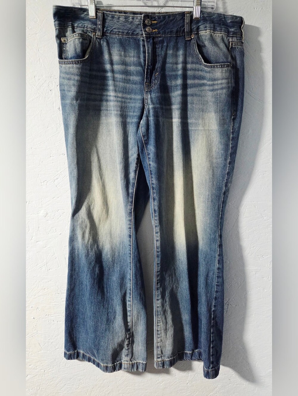 Pacsun Jade Low-Rise Bootcut Jeans - Size 32 Short